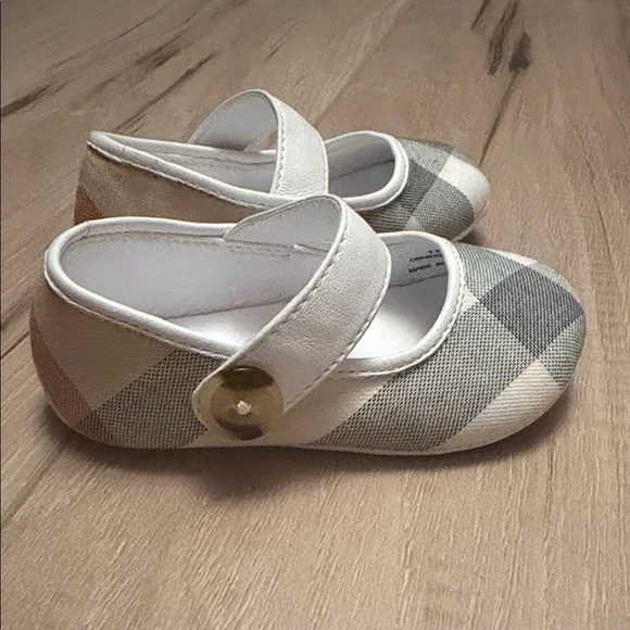 Burberry Plaid baby Shoes - Picture 2 of 12
